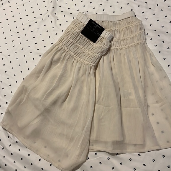 Flirty NWT summer skirt - Picture 4 of 4